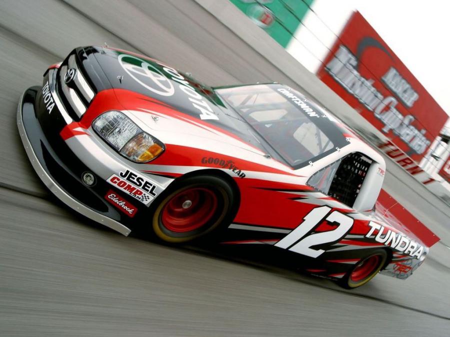  Toyota Tundra NASCAR Craftsman Series Truck by TRD 2004 года  (фото 9 из 12)